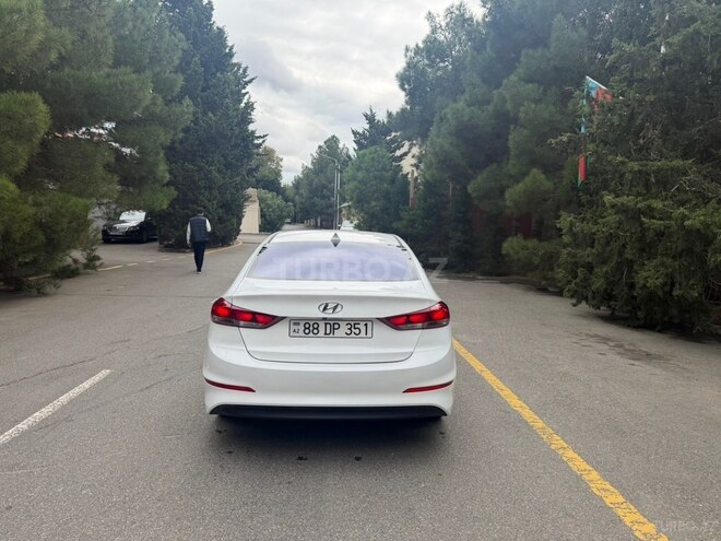 Hyundai Elantra 2017, 174,178 km - 2.0 l - Bakı