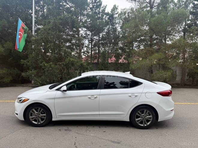 Hyundai Elantra 2017, 174,178 km - 2.0 l - Bakı