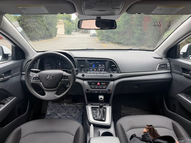 Hyundai Elantra 2017, 174,178 km - 2.0 l - Bakı