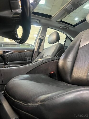Mercedes E 240 2002, 242,400 km - 2.6 l - Bakı