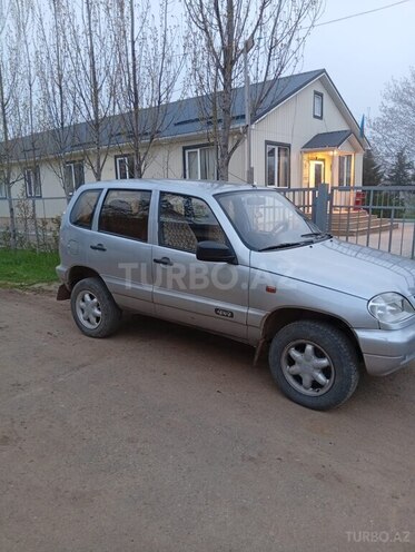 Chevrolet Niva 2005, 280,000 km - 1.7 л - Lerik
