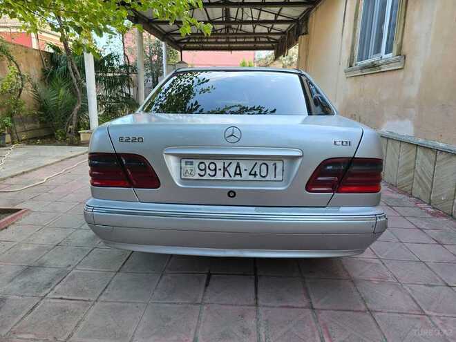 Mercedes E 220 2001, 314,500 km - 2.2 l - Sumqayıt