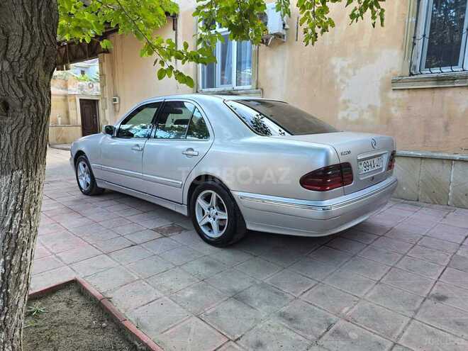 Mercedes E 220 2001, 314,500 km - 2.2 l - Sumqayıt