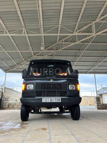 Mercedes 208 D 1993, 300,000 km - 2.9 l - Salyan