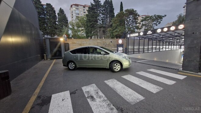 Toyota Prius 2006, 336,000 km - 1.5 л - Babək