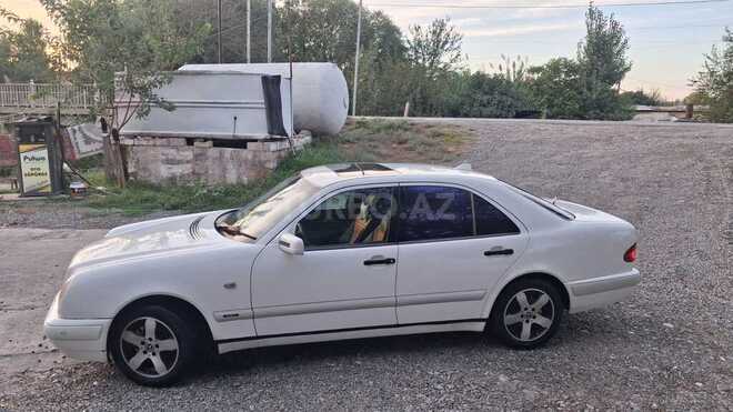 Mercedes E 200 1998, 737,000 km - 2.0 l - Füzuli