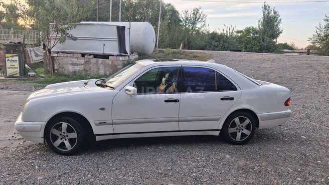 Mercedes E 200 1998, 737,000 km - 2.0 l - Füzuli