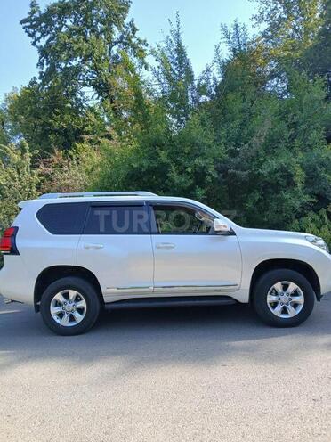 Toyota Land Cruiser Prado 2009, 330,000 km - 2.7 л - Bakı