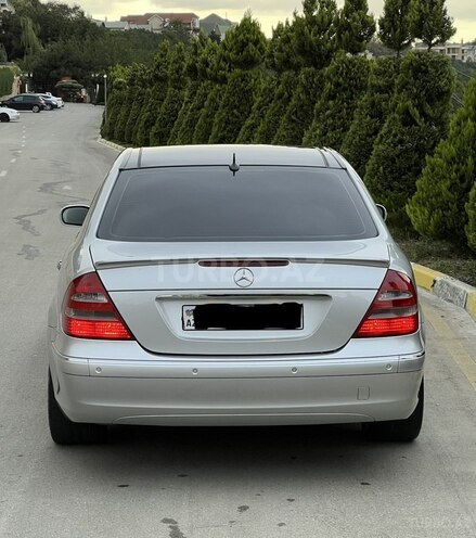 Mercedes E 240 2003, 256,000 km - 2.6 л - Bakı