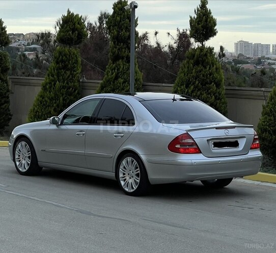 Mercedes E 240 2003, 256,000 km - 2.6 л - Bakı