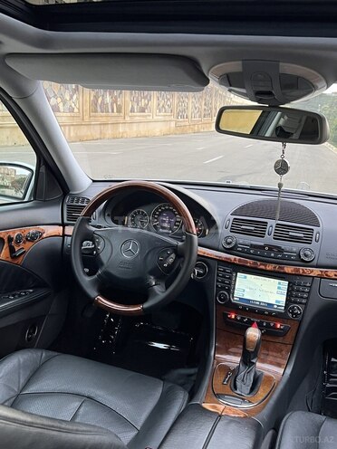 Mercedes E 240 2003, 256,000 km - 2.6 л - Bakı