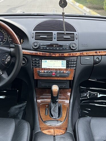 Mercedes E 240 2003, 256,000 km - 2.6 л - Bakı