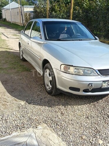 Opel Vectra 1999, 111,111 km - 1.6 l - Qazax