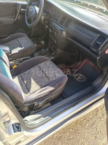 Opel Vectra 1999, 111,111 km - 1.6 l - Qazax