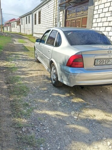 Opel Vectra 1999, 111,111 km - 1.6 l - Qazax
