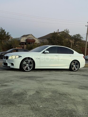 BMW 520 2013, 155,555 km - 2.0 л - Yevlax