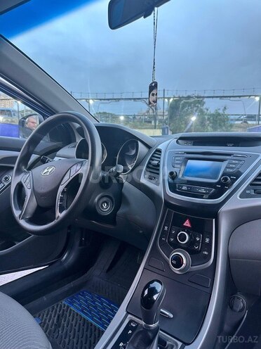Hyundai Elantra 2015, 180,000 km - 1.8 l - Bakı