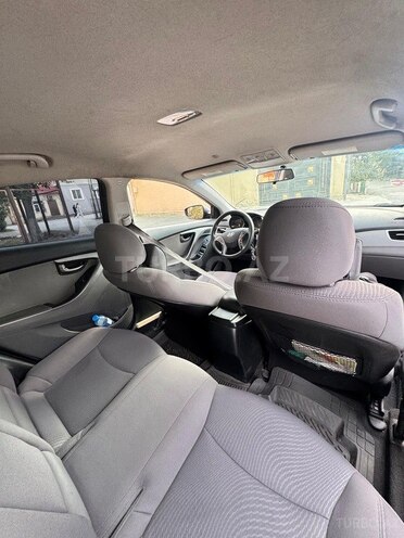 Hyundai Elantra 2015, 180,000 km - 1.8 l - Bakı