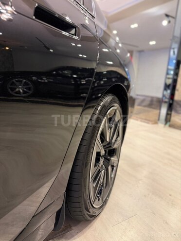 BMW i7 M70 2023, 13,000 km - 0.0 l - Bakı