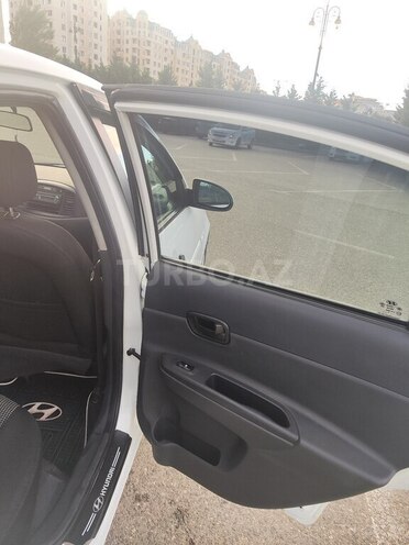 Hyundai Accent 2010, 290,000 km - 1.4 л - Sumqayıt