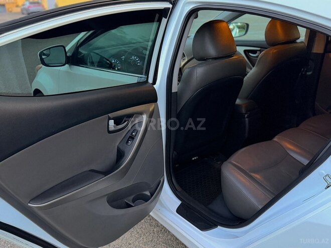 Hyundai Elantra 2015, 239,000 km - 1.8 l - Bakı