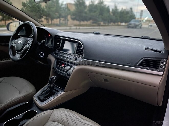 Hyundai Elantra 2017, 145,000 km - 2.0 l - Bakı