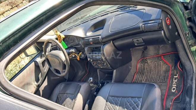 Opel Astra 1996, 425,337 km - 1.6 л - Quba