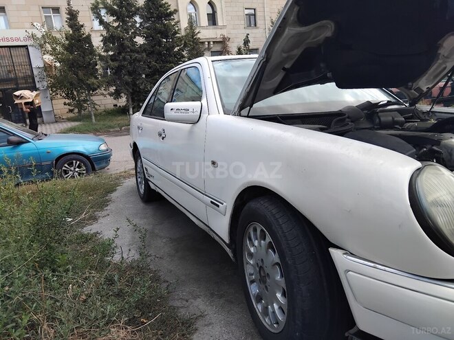 Mercedes E 300 1998, 500,000 km - 3.0 л - Sumqayıt
