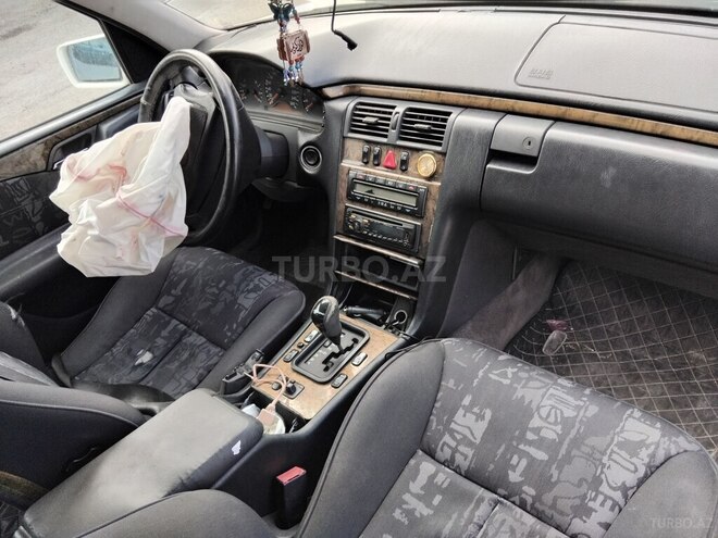 Mercedes E 300 1998, 500,000 km - 3.0 л - Sumqayıt