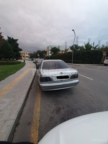 Mercedes E 270 2000, 366,000 km - 2.7 l - Bakı