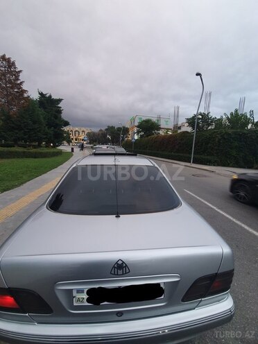 Mercedes E 270 2000, 366,000 km - 2.7 l - Bakı