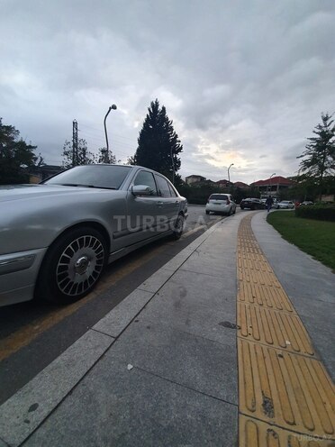 Mercedes E 270 2000, 366,000 km - 2.7 l - Bakı