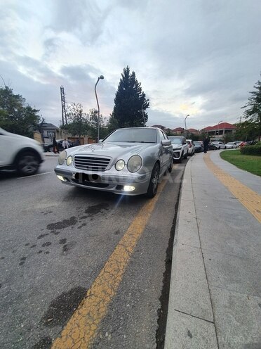 Mercedes E 270 2000, 366,000 km - 2.7 l - Bakı