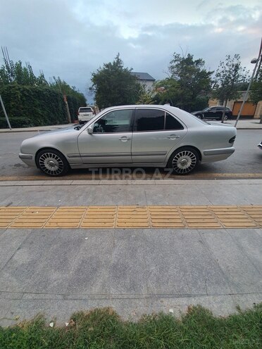 Mercedes E 270 2000, 366,000 km - 2.7 l - Bakı