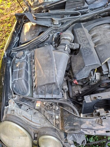 Mercedes E 280 1999, 450,000 km - 2.8 л - Zaqatala