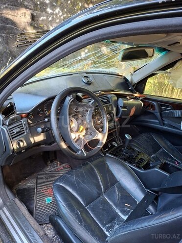 Mercedes E 280 1999, 450,000 km - 2.8 л - Zaqatala
