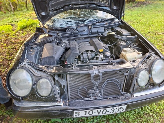 Mercedes E 280 1999, 450,000 km - 2.8 л - Zaqatala