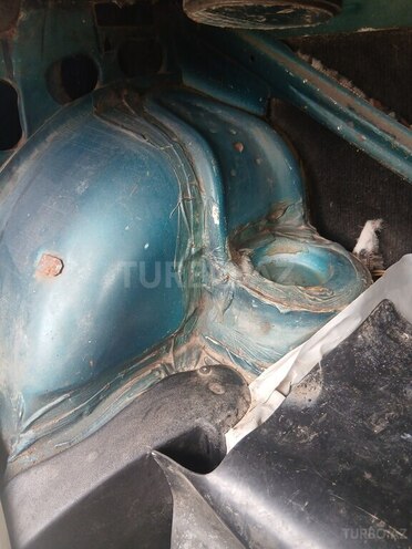 LADA (VAZ) 2106 2001, 25,600 km - 1.6 l - Salyan