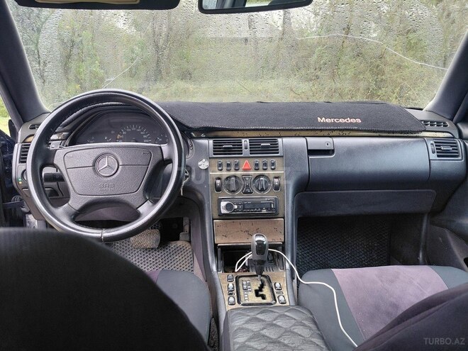Mercedes E 220 1999, 400,000 km - 2.2 л - Lənkəran