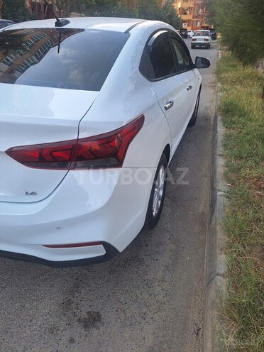 Hyundai Accent 2019, 172,220 km - 1.6 л - Bakı