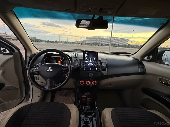 Mitsubishi Outlander 2008, 243,000 km - 3.0 l - Bakı