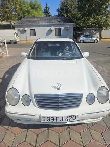 Mercedes E 220 2000, 319,000 km - 2.2 l - Bakı
