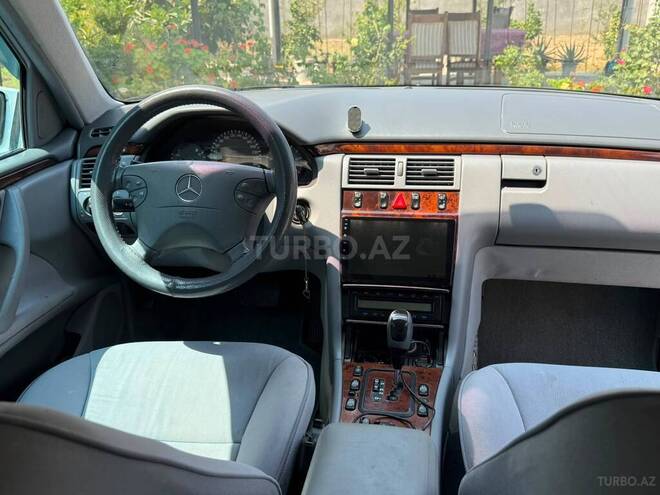 Mercedes E 220 2000, 319,000 km - 2.2 l - Bakı