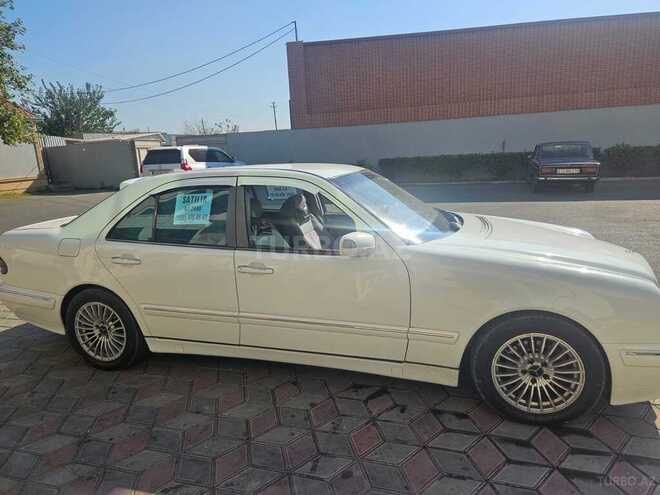Mercedes E 220 2000, 319,000 km - 2.2 l - Bakı