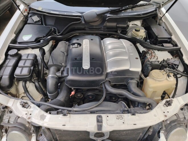 Mercedes E 220 2000, 319,000 km - 2.2 l - Bakı