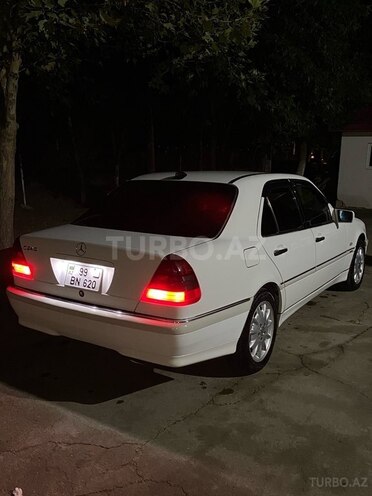 Mercedes C 240 2000, 249,461 km - 2.6 л - Tovuz