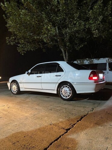 Mercedes C 240 2000, 249,461 km - 2.6 л - Tovuz