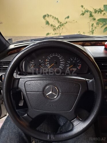 Mercedes C 240 2000, 249,461 km - 2.6 л - Tovuz