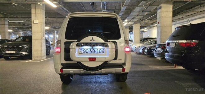 Mitsubishi Pajero 2008, 181,000 km - 3.0 l - Bakı
