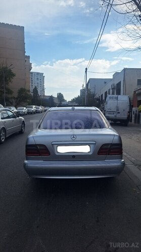 Mercedes E 270 2001, 630,000 km - 2.7 л - Bakı